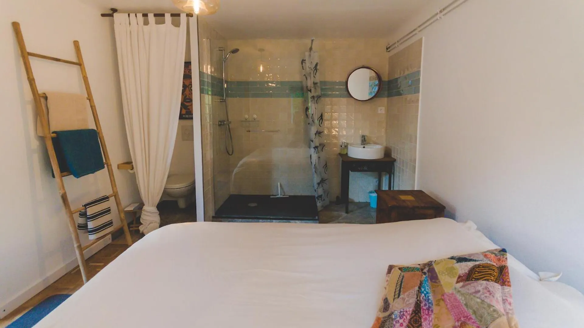 Bed and Breakfast Joyu Surf Shack Бидар 0*,  Франция