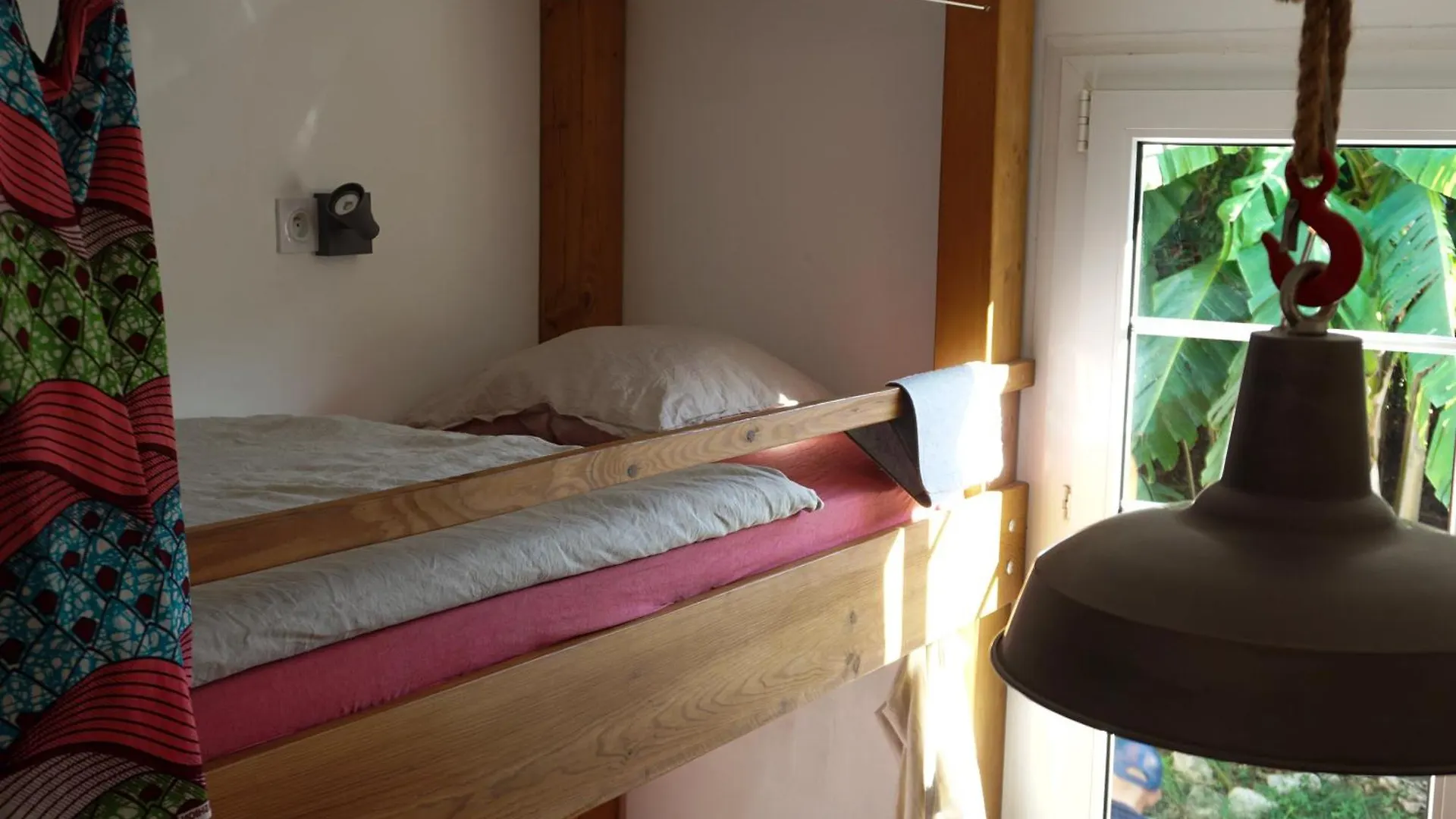Bed and Breakfast Joyu Surf Shack Бидар 0*,  Франция